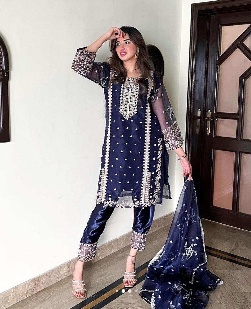 3 Pcs Women's Stitched Fancy Organza Embroidered Suit