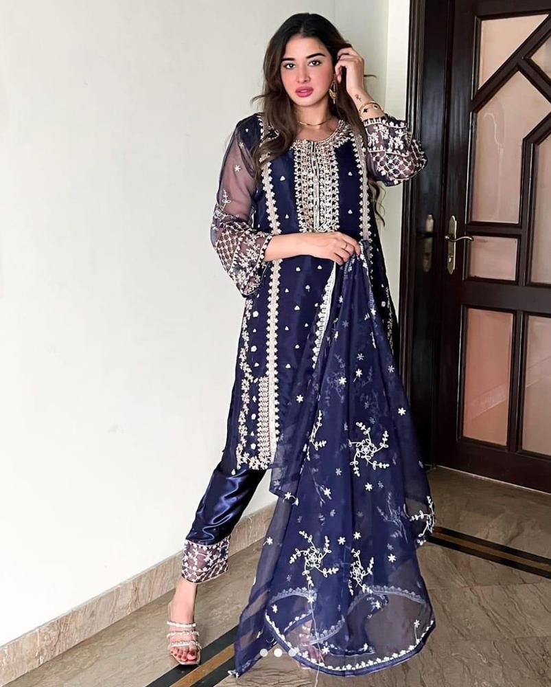 3 Pcs Women's Stitched Fancy Organza Embroidered Suit