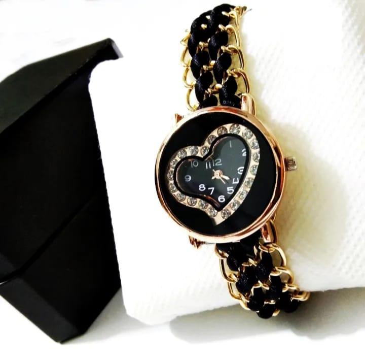 Stylish Women's Quartz Heart Watch with Chain Strap - 1 Pc