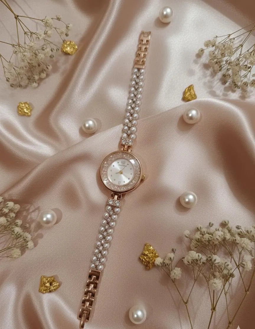 Chic Women's Quartz Bracelet Watch