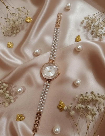 Chic Women's Quartz Bracelet Watch